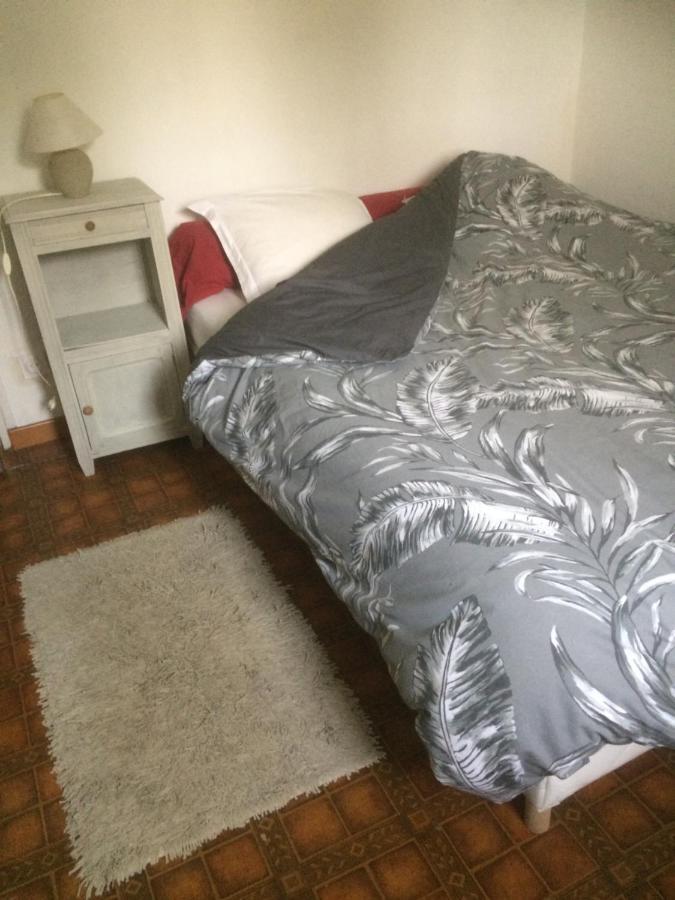 Maison Marylene Possibilite De Louer 2 Chambres Et Un Lit 1Place Supplementaire Ici C'Est Calme Et Simple Entretien Et Petit Dejeuner A Regler Sur Place Vous Gagnez 16 Pour-Cent Givry  Exterior photo